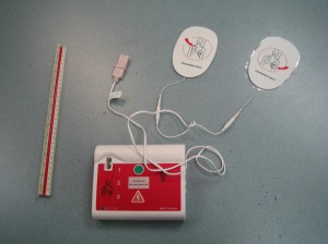 AED trainer with ddult pads